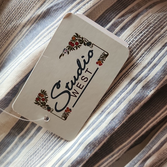 NWT STUDIO WEST SIze 2X blue & white stripes will bell sleeves & smocked neck - Picture 7 of 9